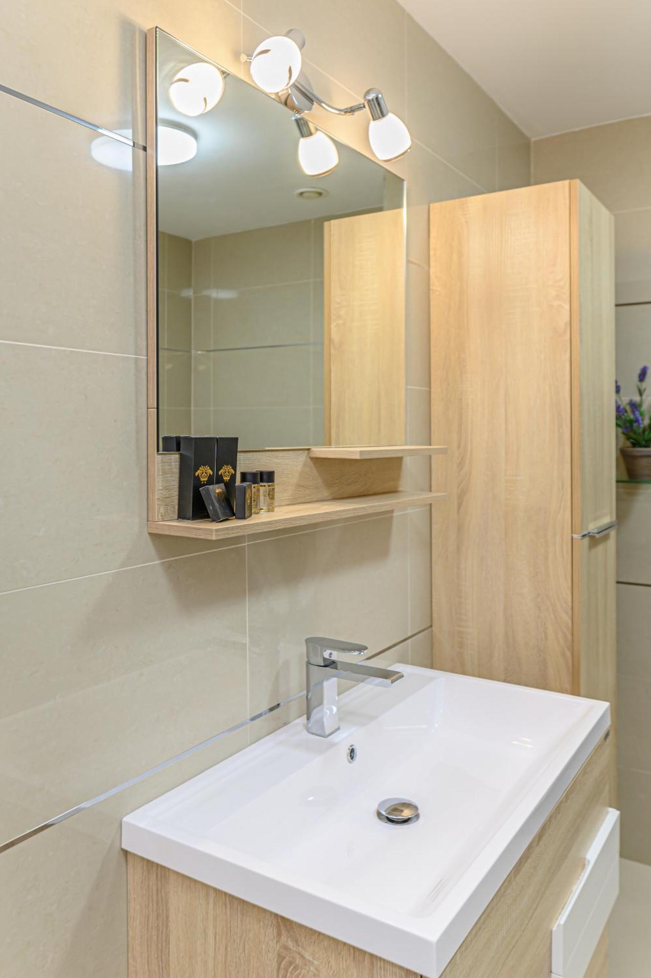 Apartment B41 *